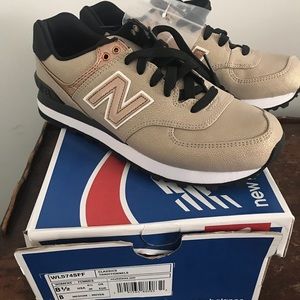 Women’s New Balance Fashion Sneaker NWT